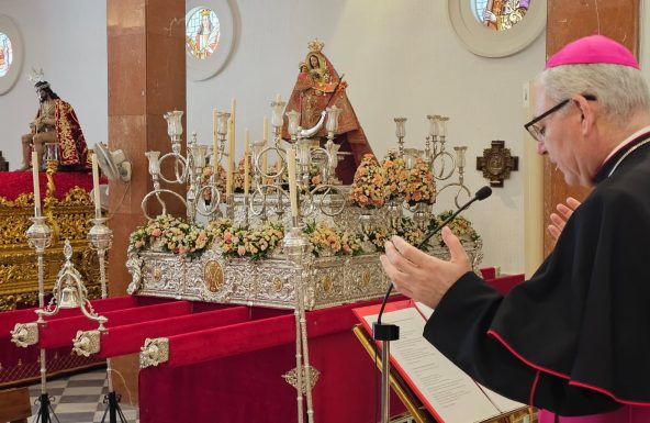 El Obispo concluye las visitas a las imágenes que participarán en el Rosario Magno