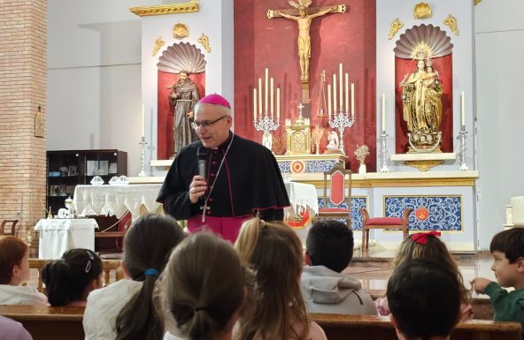 El Obispo se encuentra con la comunidad de Monte Lope-Álvarez en su Visita Pastoral