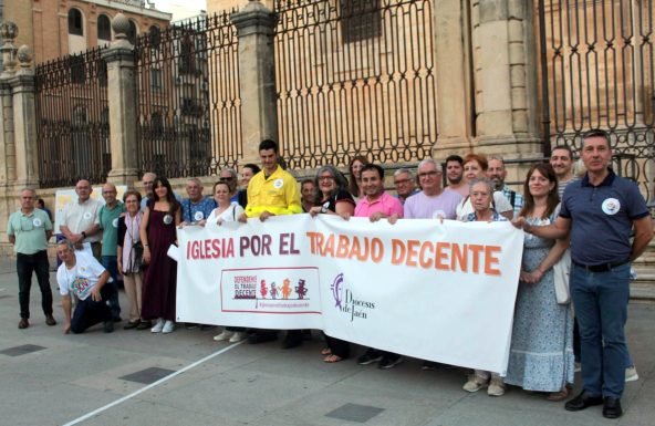 Iglesia por el Trabajo Decente en Jaén celebra una vigilia, bajo el lema “Trabajo decente, derecho, no privilegio”