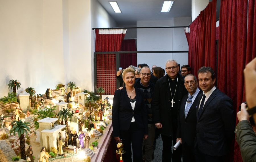 El Obispo bendice la exposición “Vida pública, Pasión, Muerte, Resurrección y Ascensión del Señor”