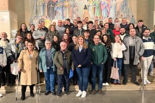 Los internos del Centro Penitenciario devuelven la visita al Cristo del Perdón