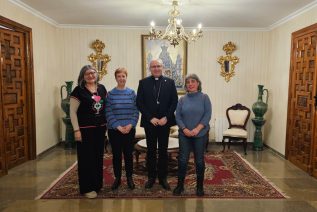 El Obispo anima a la HOAC a acompañar a las familias trabajadoras jóvenes y a fortalecer la presencia en el mundo del trabajo