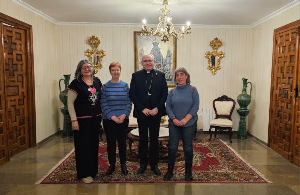 El Obispo anima a la HOAC a acompañar a las familias trabajadoras jóvenes y a fortalecer la presencia en el mundo del trabajo