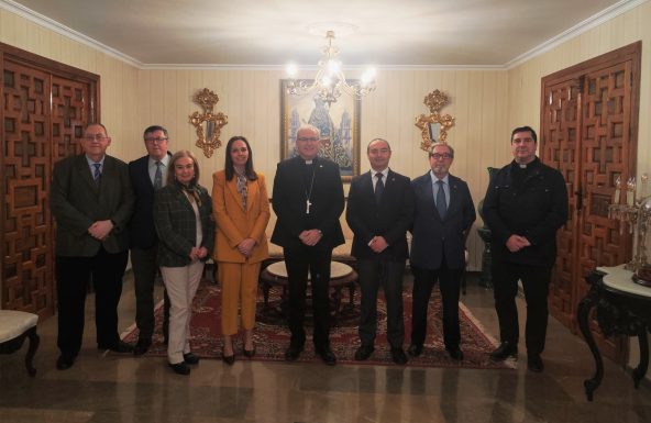 El Obispo recibe a los pregoneros de Pasión y Gloria