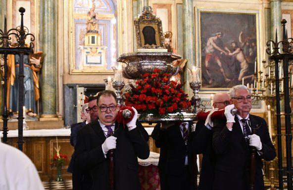 Con la procesión claustral del Santo Rostro concluye, un año más, su triduo