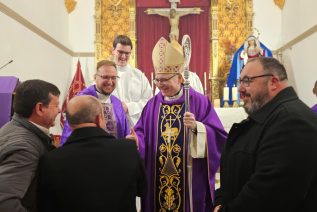 La comunidad parroquial de Villanueva del Arzobispo acoge la Visita Pastoral del Obispo