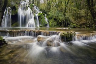 Donde fluye el agua, crece la igualdad. Agua justicia y bien común