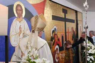 El Obispo bendice la ampliación del columbario de la parroquia de San Pedro Poveda de Jaén