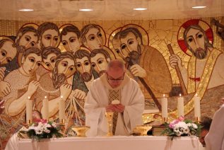 El Obispo de Jaén preside la Eucaristía en la CEE con motivo de su 25 aniversario presbiteral