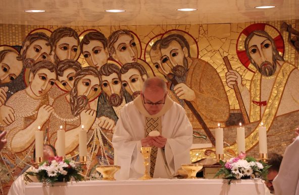 El Obispo de Jaén preside la Eucaristía en la CEE con motivo de su 25 aniversario presbiteral