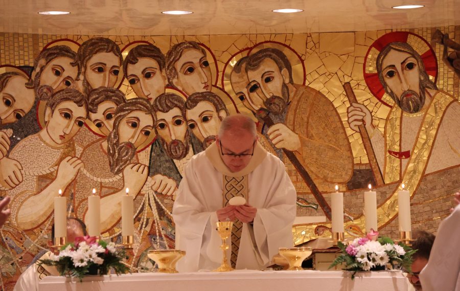 El Obispo de Jaén preside la Eucaristía en la CEE con motivo de su 25 aniversario presbiteral