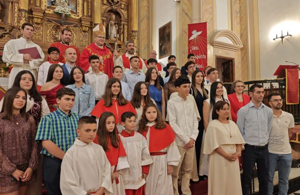 Veinticuatro jóvenes y adultos reciben los dones del Espíritu Santo en Cazorla