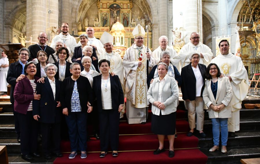 La Catedral de Jaén acoge la celebración del 150 aniversario de la fundación del Instituto de las Hijas de Cristo Rey
