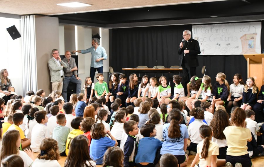 Don Sebastián visita el Colegio de las Carmelitas con motivo de su bicentenario