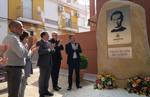 En la fiesta de María Auxiliadora, Jaén inaugura la Plaza Don Bosco en reconocimiento a la labor educativa y evangelizadora de los Salesianos