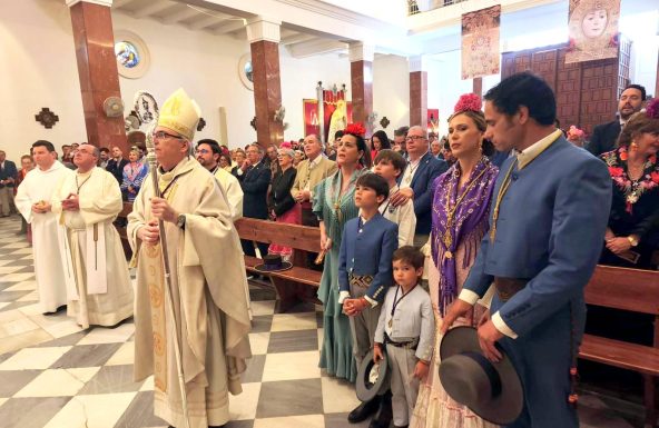 La Hermandad del Rocío de Jaén celebra su tradicional Misa de Romeros antes de iniciar su camino hacia el Santuario de la Blanca Paloma