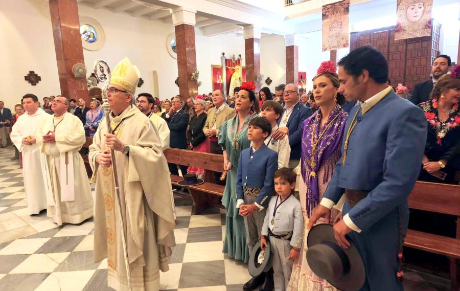 La Hermandad del Rocío de Jaén celebra su tradicional Misa de Romeros antes de iniciar su camino hacia el Santuario de la Blanca Paloma