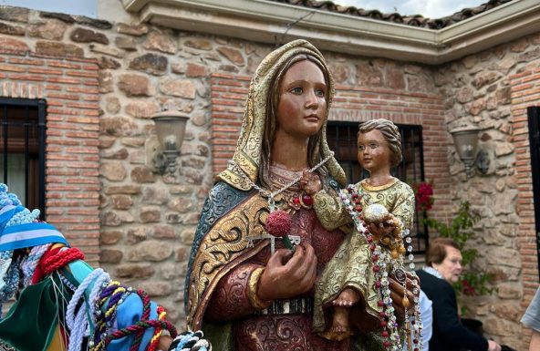 La comunidad parroquial de Arroyo del Ojanco recibe, con gran devoción, a la Virgen de la Cabeza Peregrina
