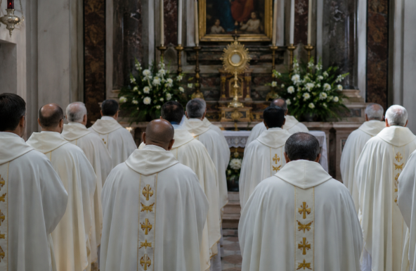 Ejercicios Espirituales para sacerdotes en junio y para religiosos y sacerdotes en  julio