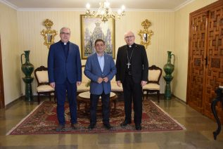 El Obispo despide y agradece su labor al Presidente de la Diputación Provincial de Jaén, Paco Reyes