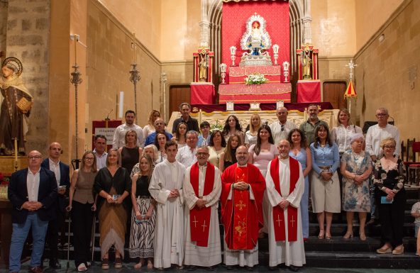 Una treintena de feligreses de  Santa María y San Pablo de Úbeda reciben el sacramento de la Confirmación
