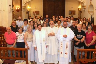 Los trabajadores de Cáritas celebran en Arjona el día de la caridad con una reflexión sobre la Eucaristía