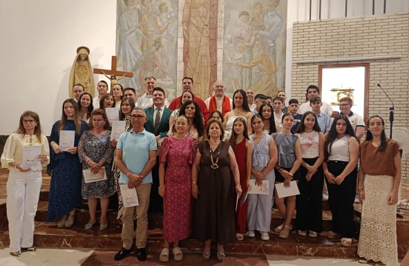 Las parroquias de Cristo Rey y San Eufrasio de Andújar celebraron la confirmación de 35 jóvenes y adultos